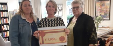 Prachtige cheque voor Ons Raadhuis